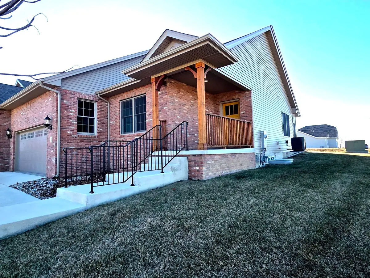 1 Saint Ivans Circle, Bloomington, IL 61705 - Image #1