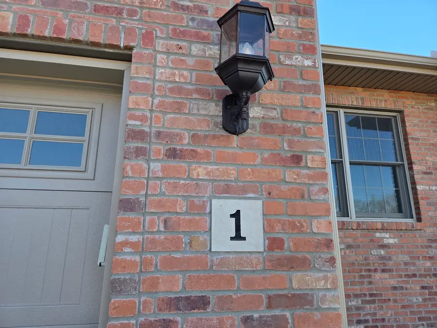 1 Saint Ivans Circle, Bloomington, IL 61705 - Image #2