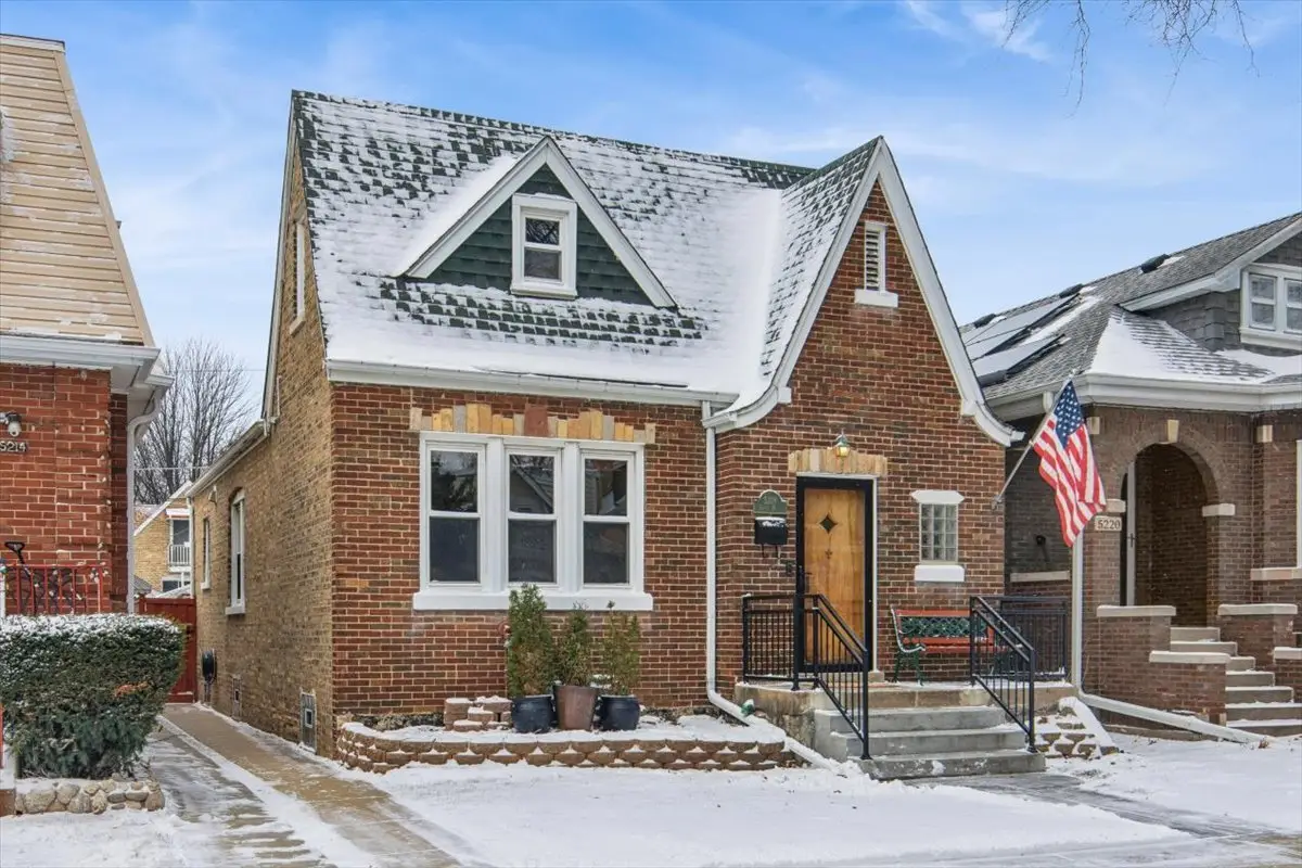 5218 N Mason Avenue, Chicago, IL 60630 - Image #1