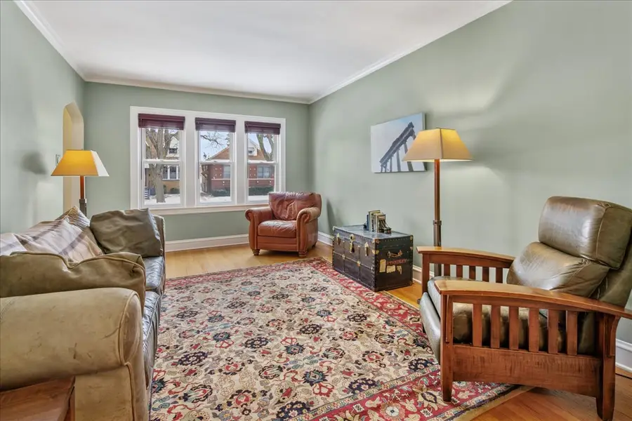 5218 N Mason Avenue, Chicago, IL 60630 - Image #2