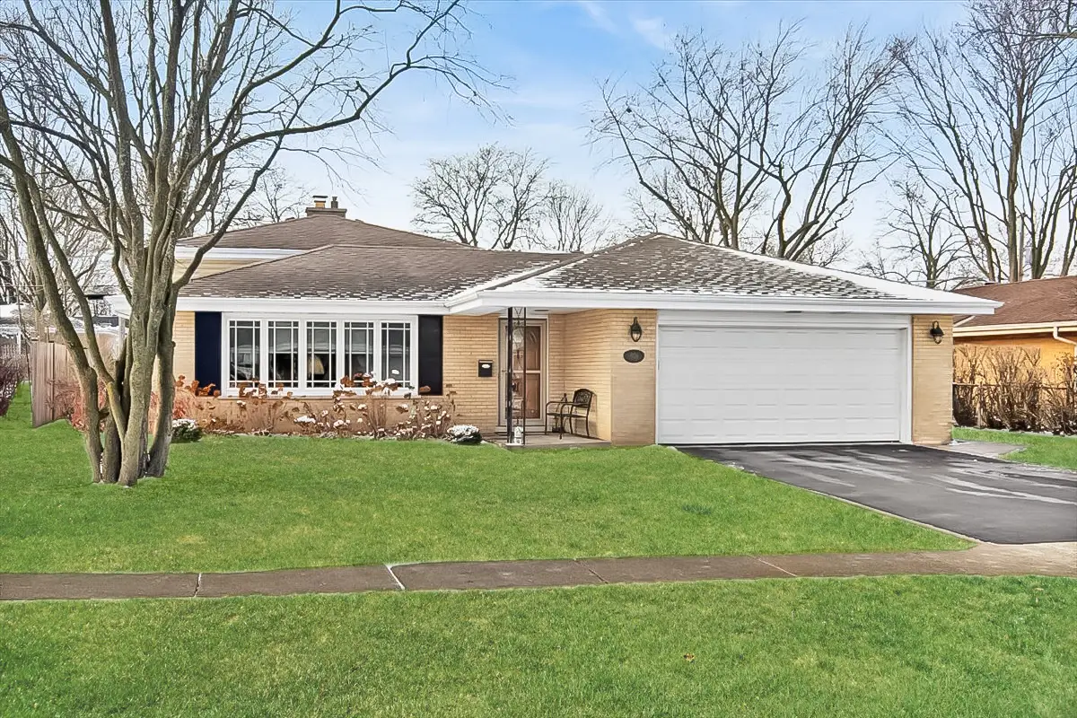 906 S We Go Trail, Mount Prospect, IL 60056 - Image #1