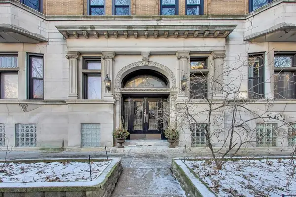 613 W Barry Avenue #4W, Chicago, IL 60657