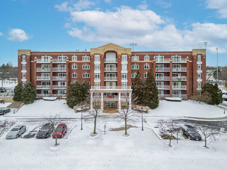 7081 W Touhy Avenue #402, Niles, IL 60714 - Image #2