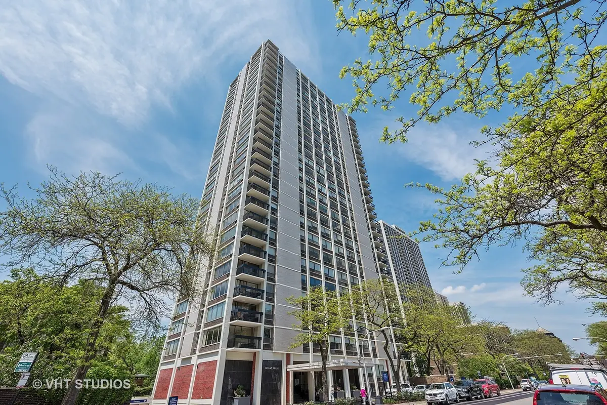 1455 N Sandburg Terrace #209B, Chicago, IL 60610 - Image #1