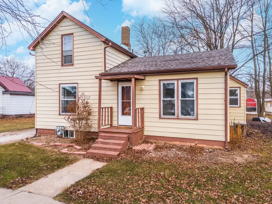 121 E James Street, Forrest, IL 61741 - Image #2