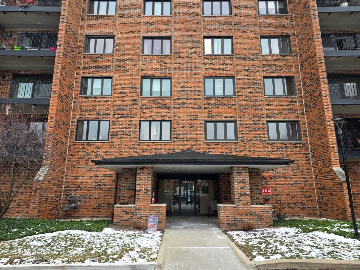 9377 Landings Lane #M507, Des Plaines, IL 60016 - Image #1