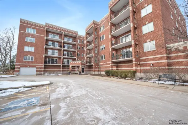 455 W Front Street #2-208, Wheaton, IL 60187