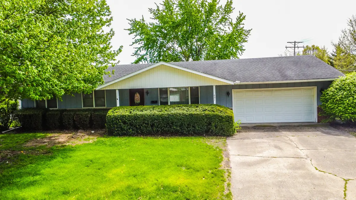 601 E Porter Avenue, Watseka, IL 60970 - Image #1