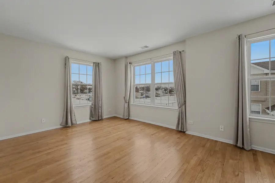 570 N Triumph Court, Hainesville, IL 60073 - Image #3