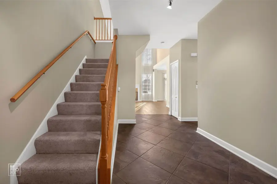 150 Fulbright Lane, Schaumburg, IL 60194 - Image #2