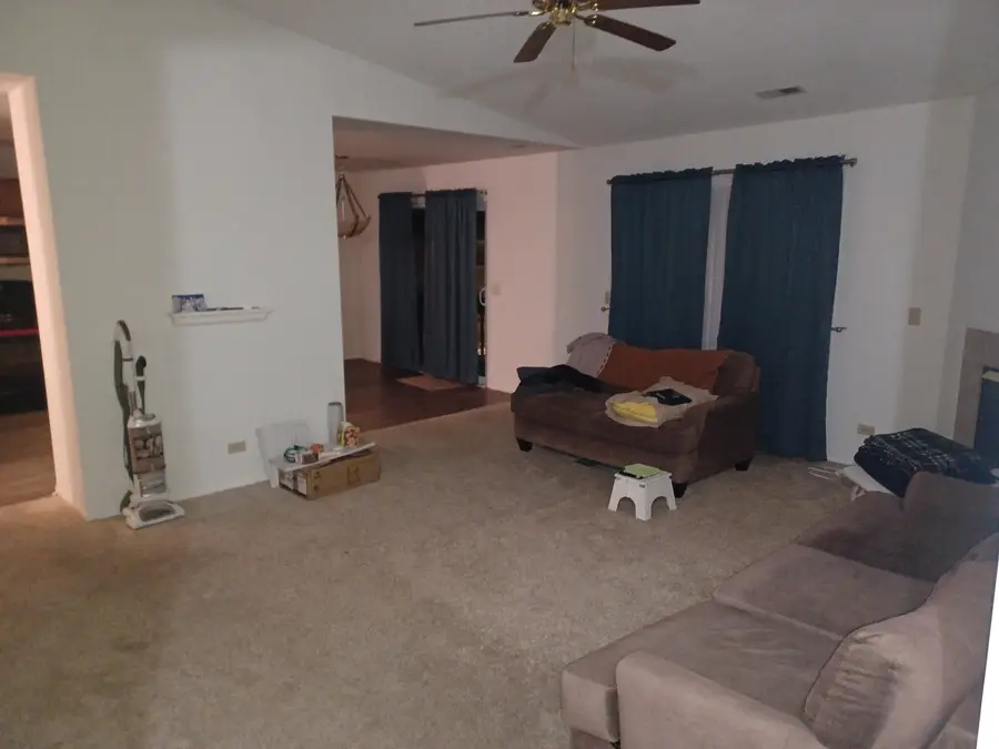 330 Woodridge Circle #C, South Elgin, IL 60177 - Image #2