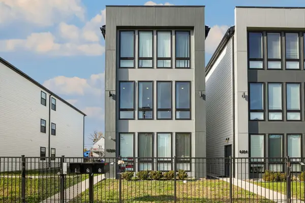 6316 S Evans Avenue, Chicago, IL 60637