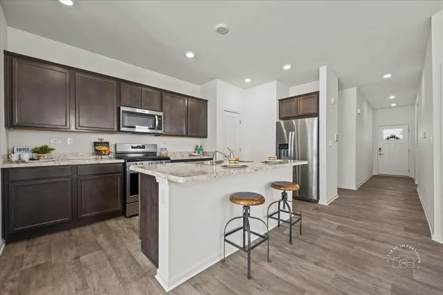 218 Sussex Court, North Aurora, IL 60542 - Image #2