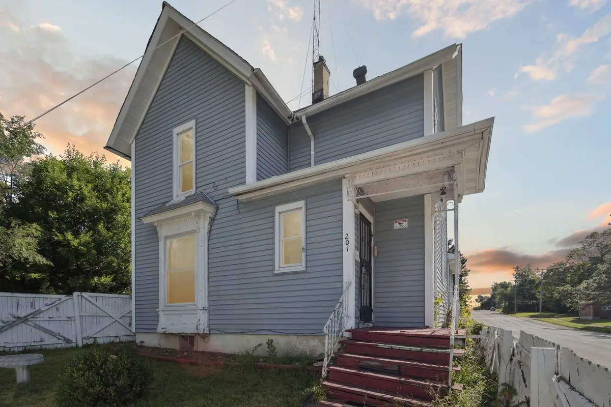 201 N Hinkley Avenue, Rockford, IL 61101 - Image #1