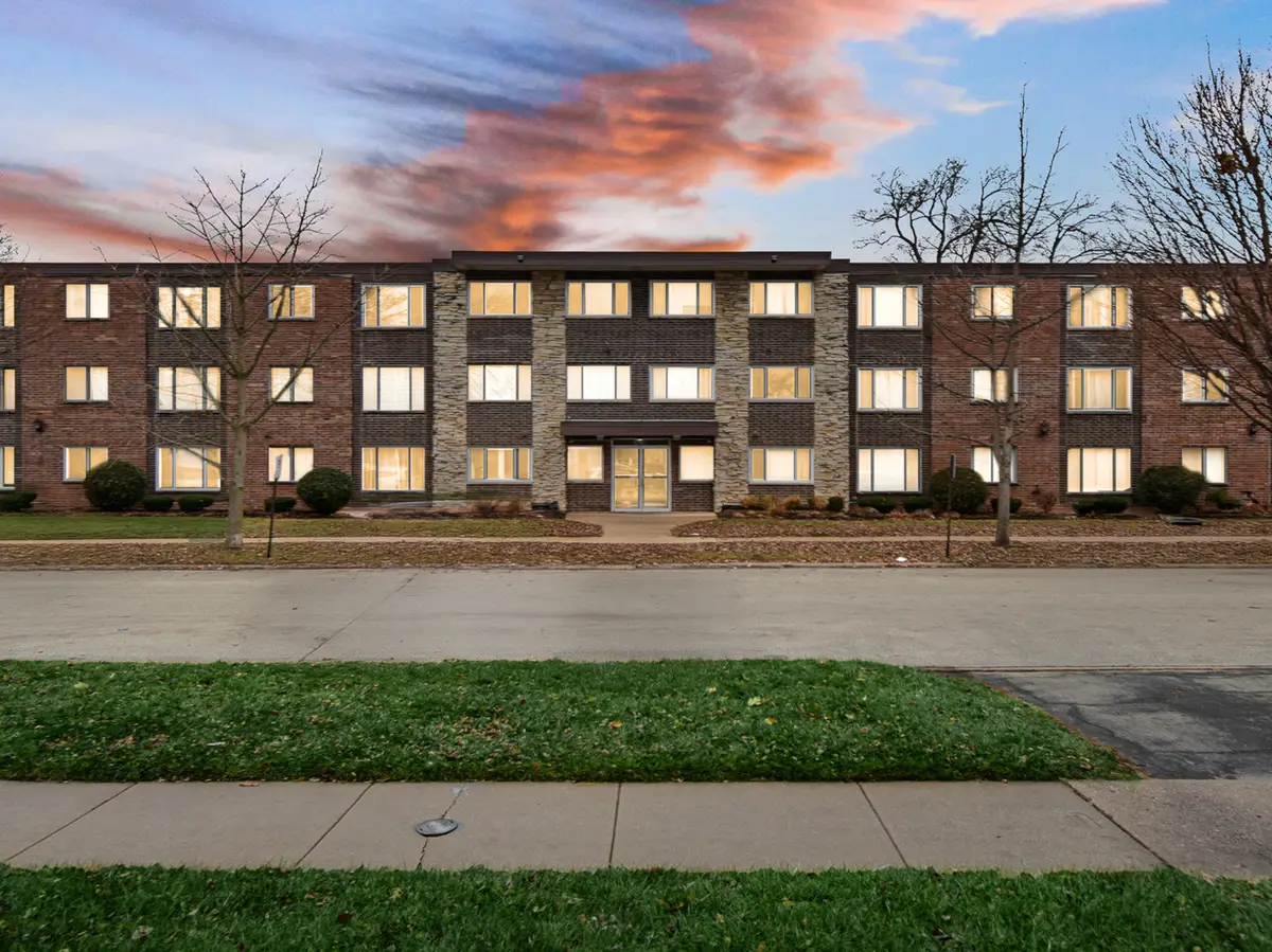 10210 Washington Avenue #103, Oak Lawn, IL 60453 - Image #1