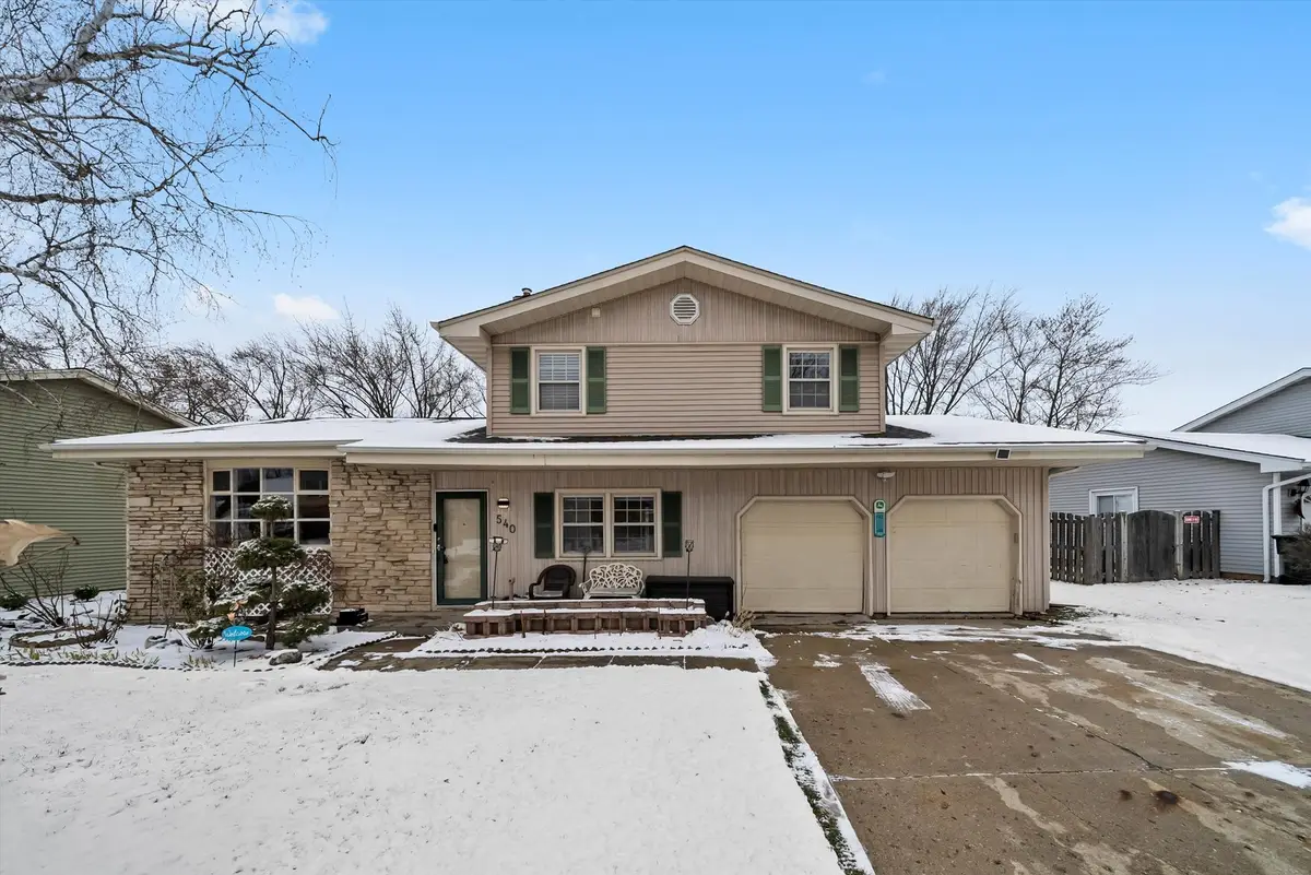 540 N Beck Road, Lindenhurst, IL 60046 - Image #1