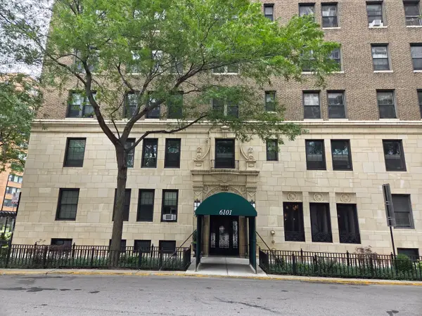 6101 N Sheridan Road #1F, Chicago, IL 60660