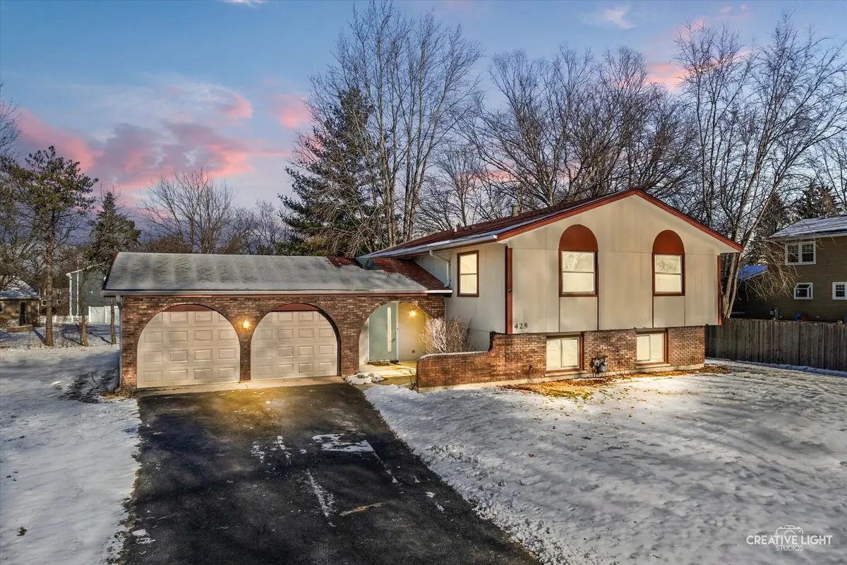 425 Carriage Hill Road, Naperville, IL 60565 - Image #1