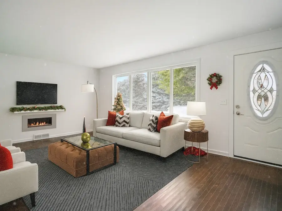 422 Damen Street, Marengo, IL 60152 - Image #2