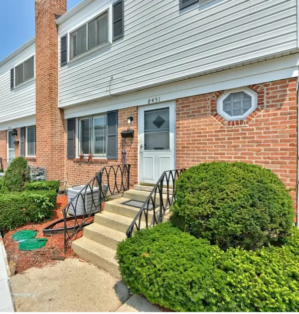 8451 Linder Court, Skokie, IL 60077