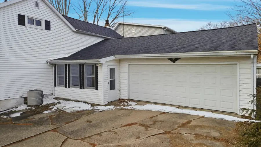 102 E Winfield Street, Morrison, IL 61270 - Image #3