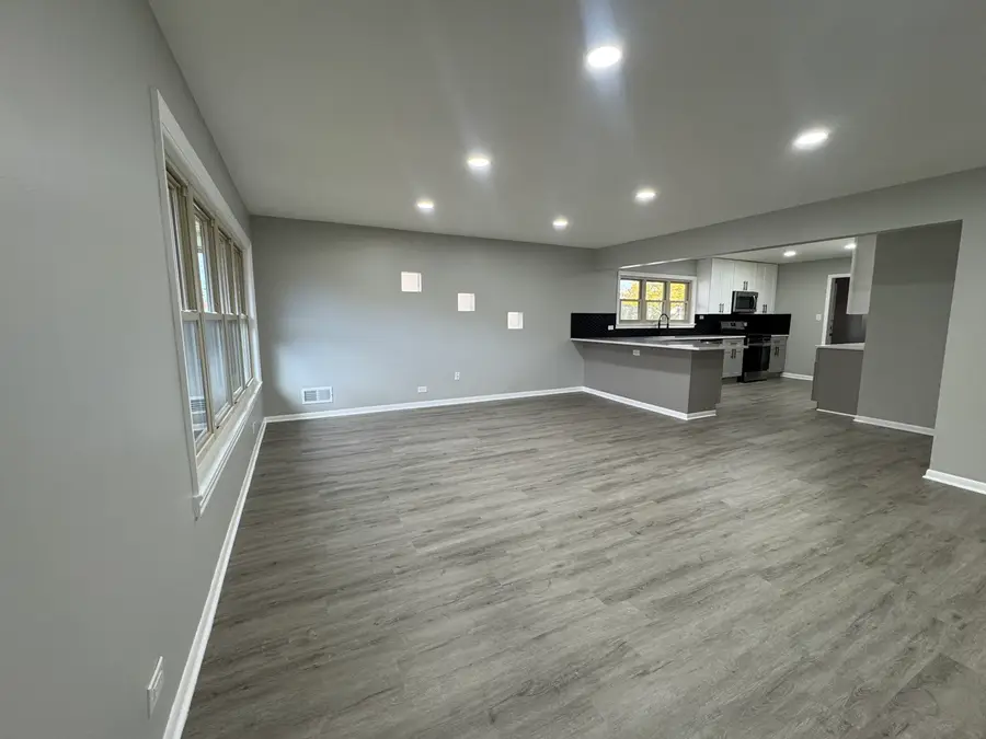 5651 W 97th Street, Oak Lawn, IL 60453 - Image #2