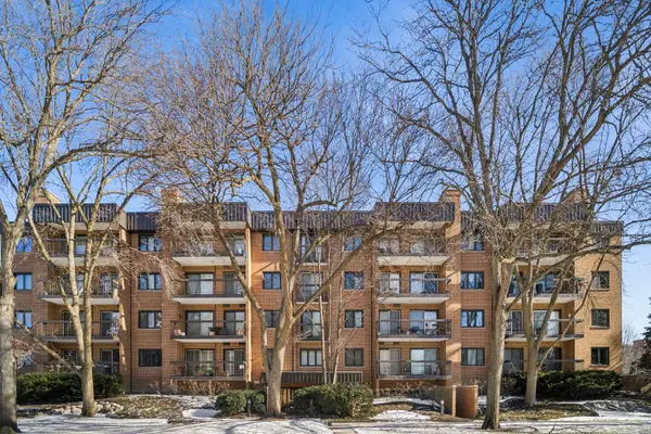 1695 2nd Street #402, Highland Park, IL 60035
