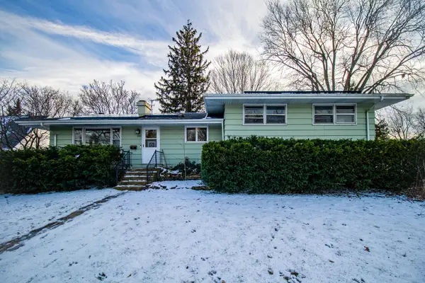 100 Warren Place, DeKalb, IL 60115