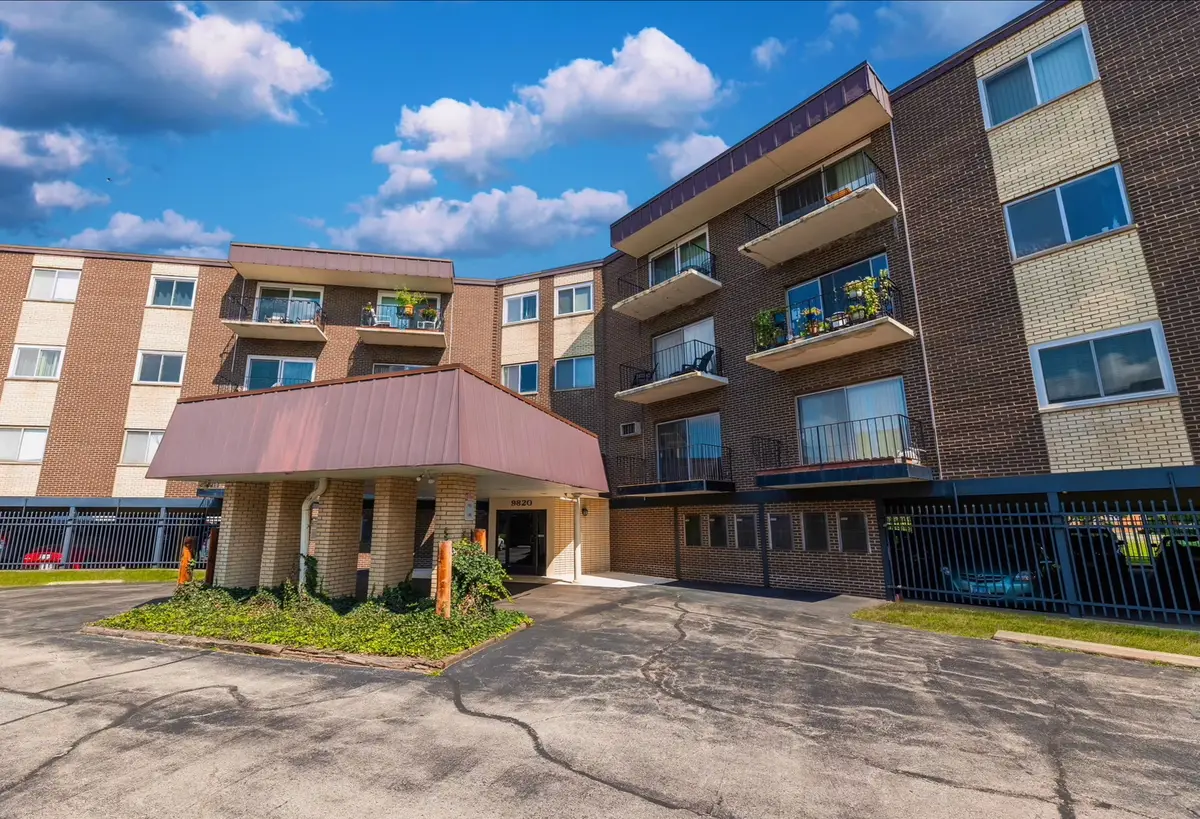 9820 S Pulaski Road #213, Oak Lawn, IL 60453 - Image #1