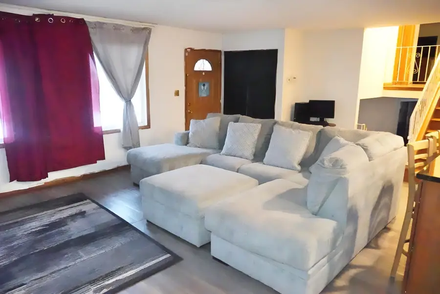 215 Hawthorne Circle, Joliet, IL 60433 - Image #2