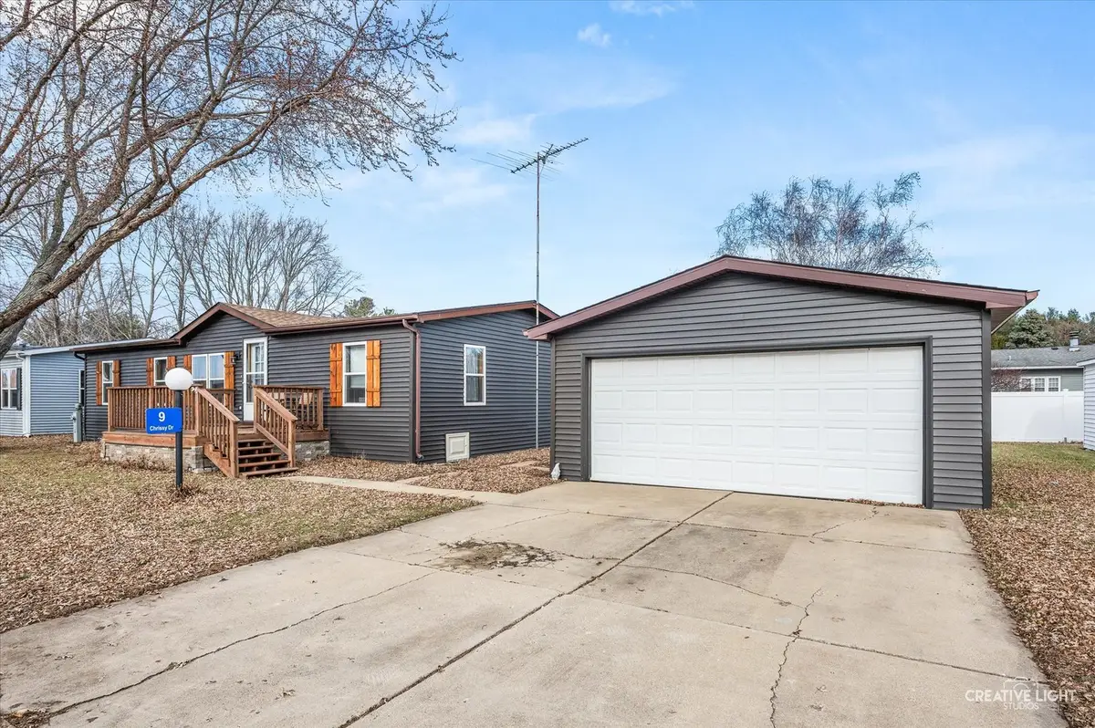 9 Chrissy Drive, Sandwich, IL 60548 - Image #1