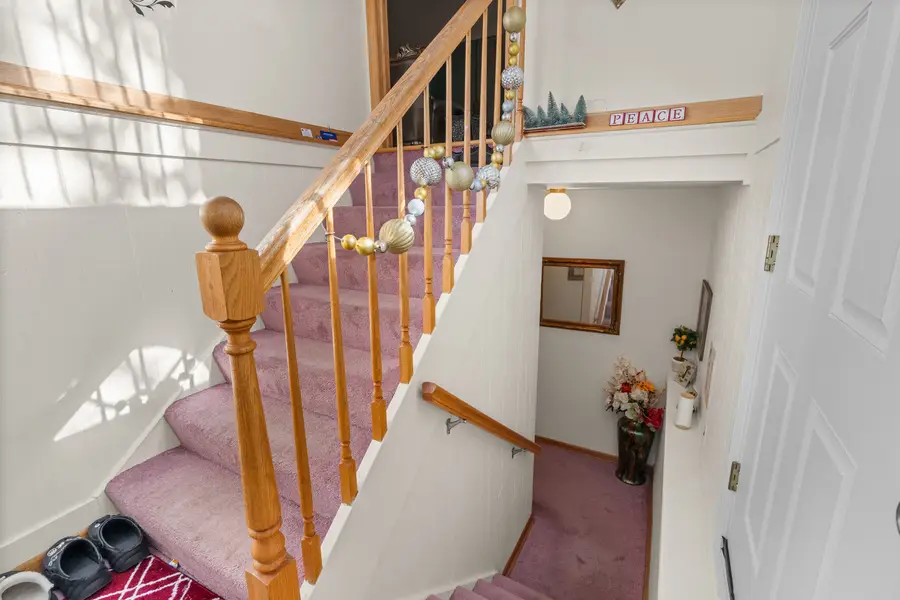 532 E Devon Avenue, Roselle, IL 60172 - Image #2