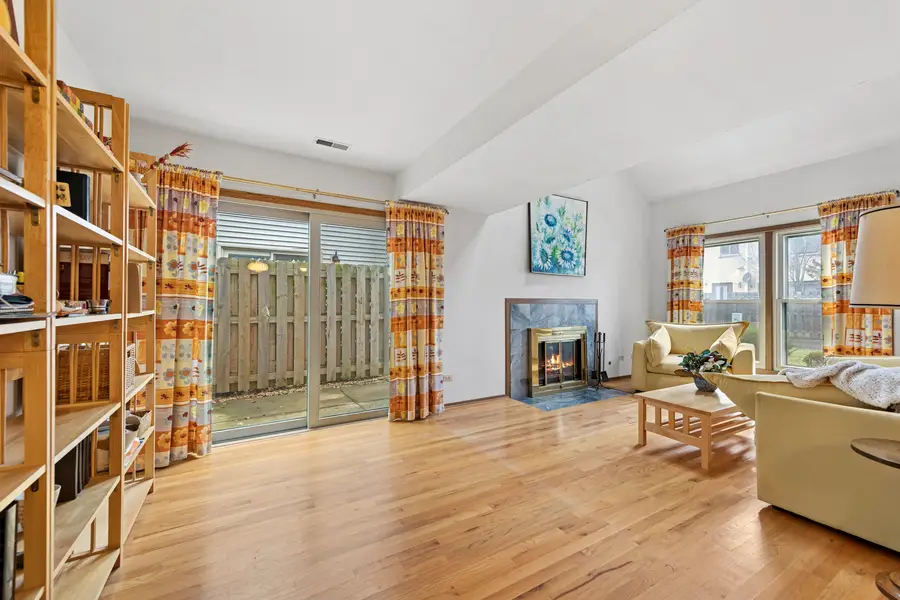 237 N Walnut Street #H, Bensenville, IL 60106 - Image #2