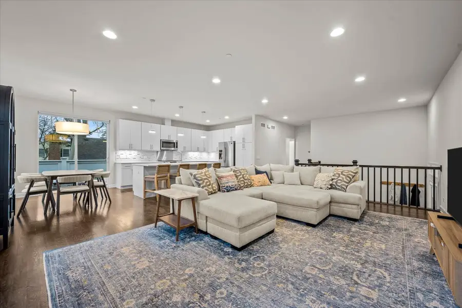 834 Chestnut Street, Deerfield, IL 60015 - Image #2