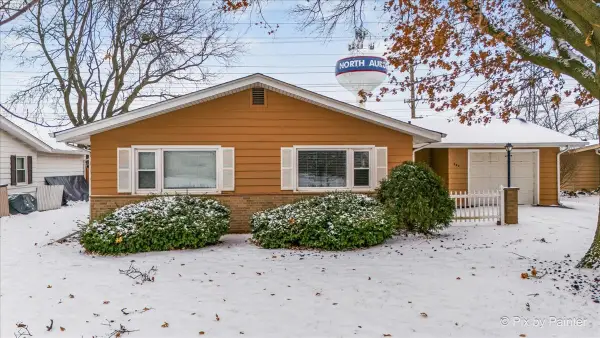 504 Princeton Drive, North Aurora, IL 60542