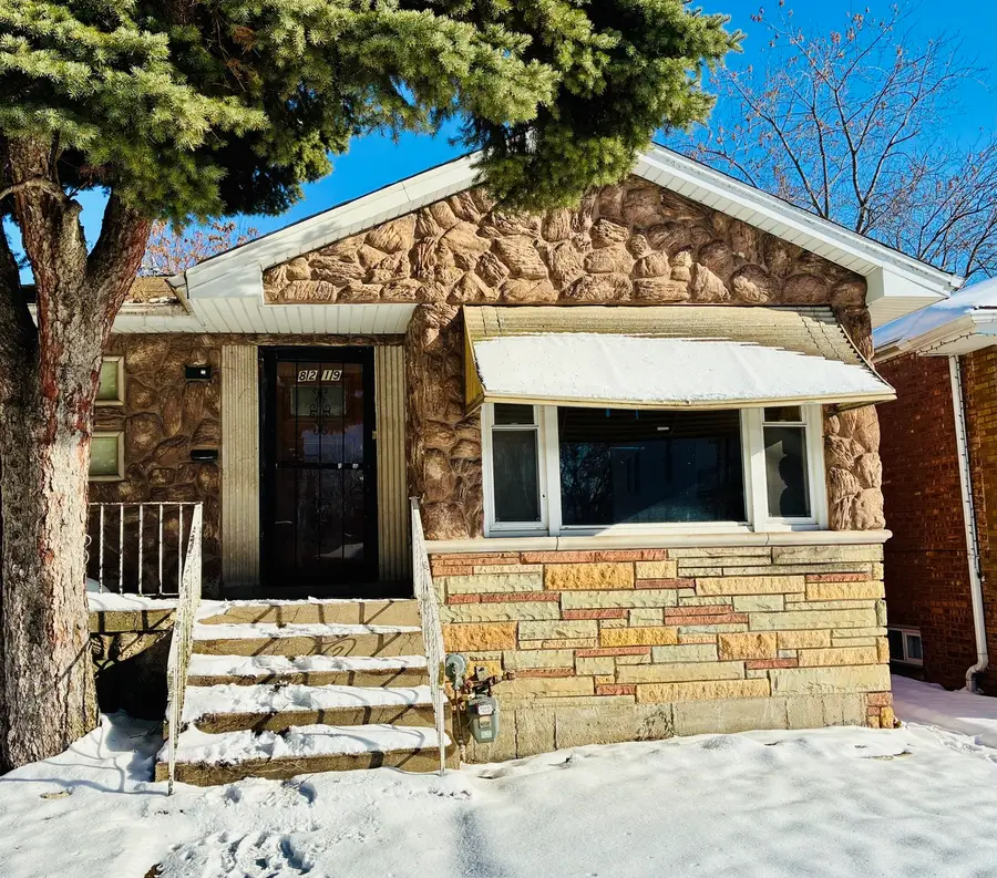 8219 S Muskegon Avenue, Chicago, IL 60617 - Image #2