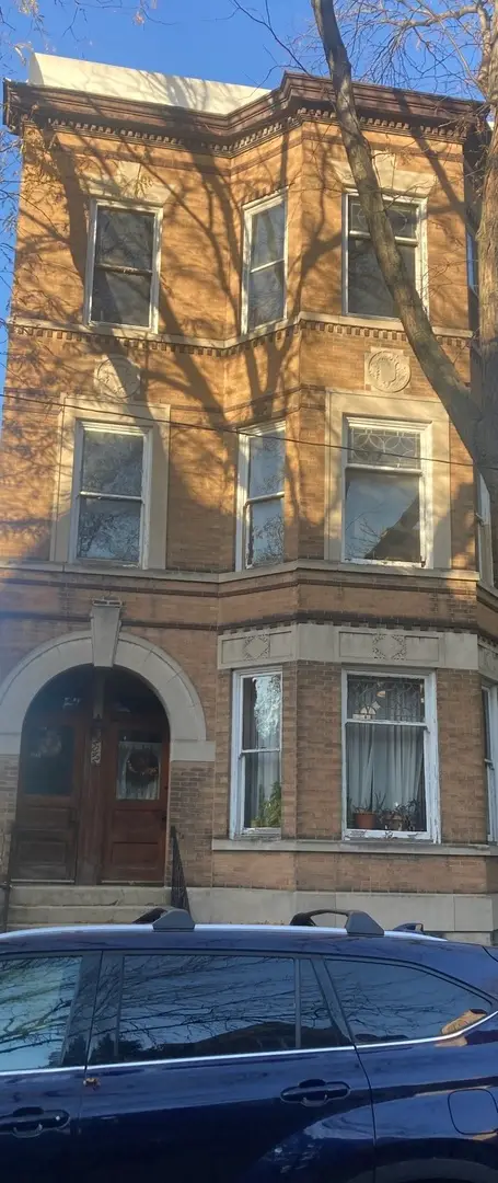 2042 W Walton Street, Chicago, IL 60622