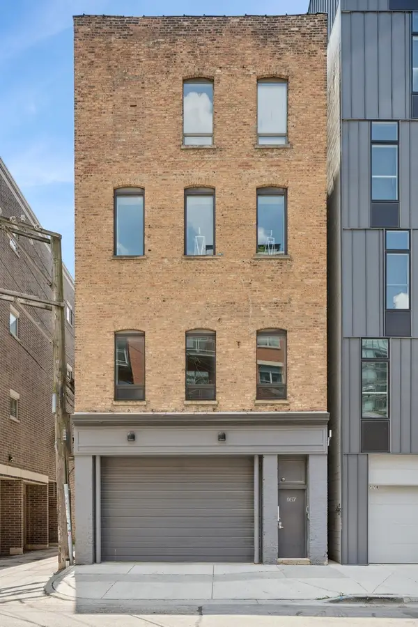 957 W Huron Street #2, Chicago, IL 60642