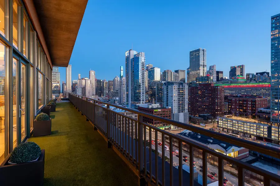 400 W Ontario Street #1801, Chicago, IL 60654 - Image #2