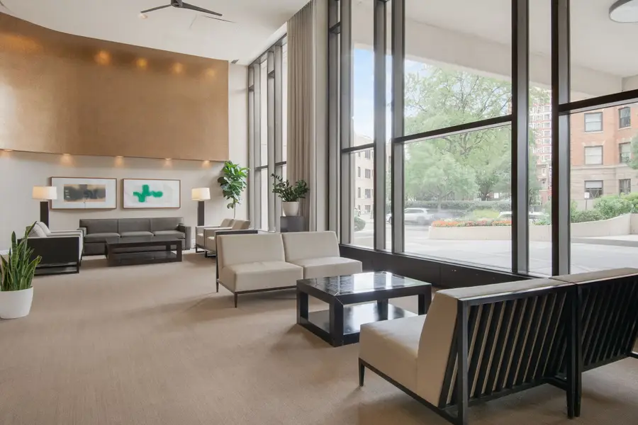 3930 N Pine Grove Avenue #1606, Chicago, IL 60613 - Image #2