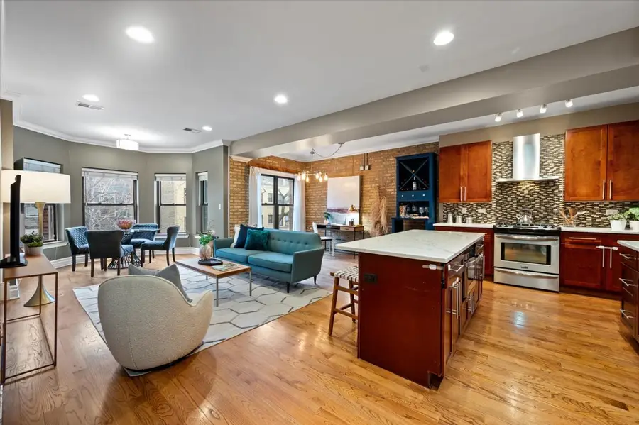 744 W Cornelia Avenue #2W, Chicago, IL 60657 - Image #2