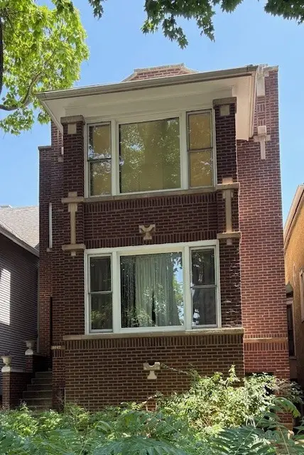 5847 N Magnolia Avenue, Chicago, IL 60660