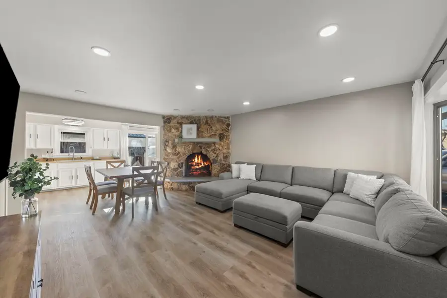 665 W Lake Manor Drive, Addison, IL 60101 - Image #3