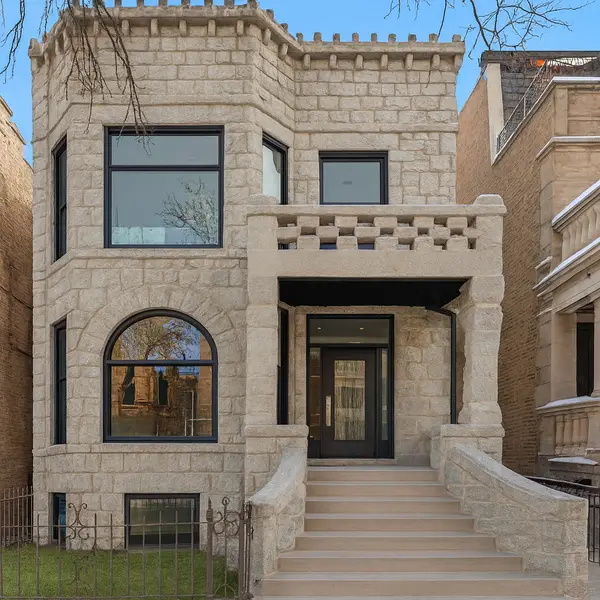 3711 N Magnolia Avenue, Chicago, IL 60613