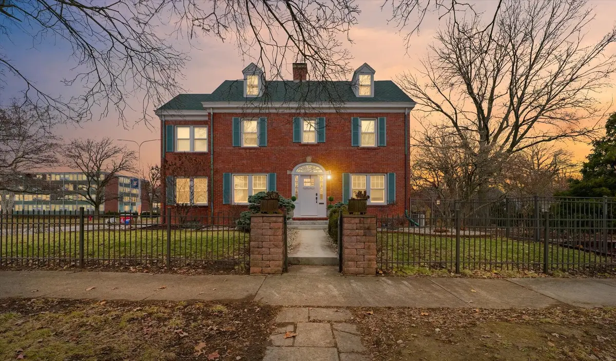 812 W Delaware Avenue, Urbana, IL 61801 - Image #1