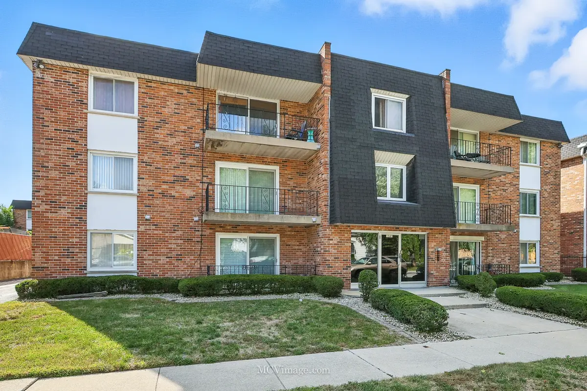 1040 Hirsch Boulevard #204, Calumet City, IL 60409 - Image #1