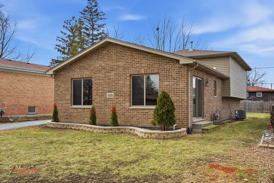 14528 Kolin Avenue, Midlothian, IL 60445 - Image #2