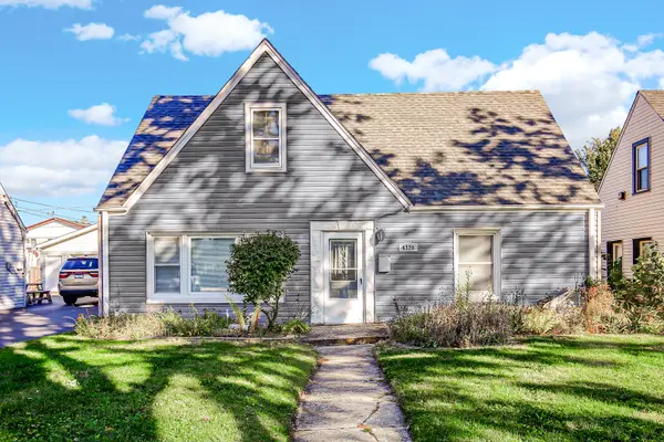 4320 W 99th Place, Oak Lawn, IL 60453