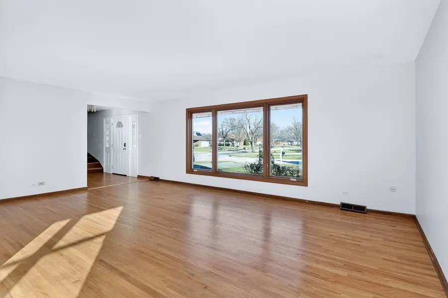 7006 Wilcox Avenue, Darien, IL 60561 - Image #3