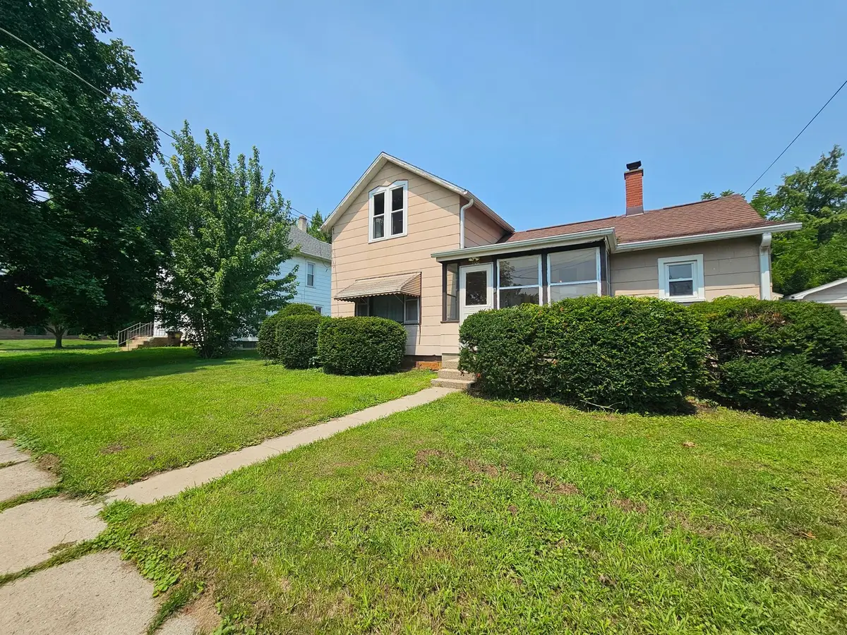 302 E Park Street, Morrison, IL 61270 - Image #1